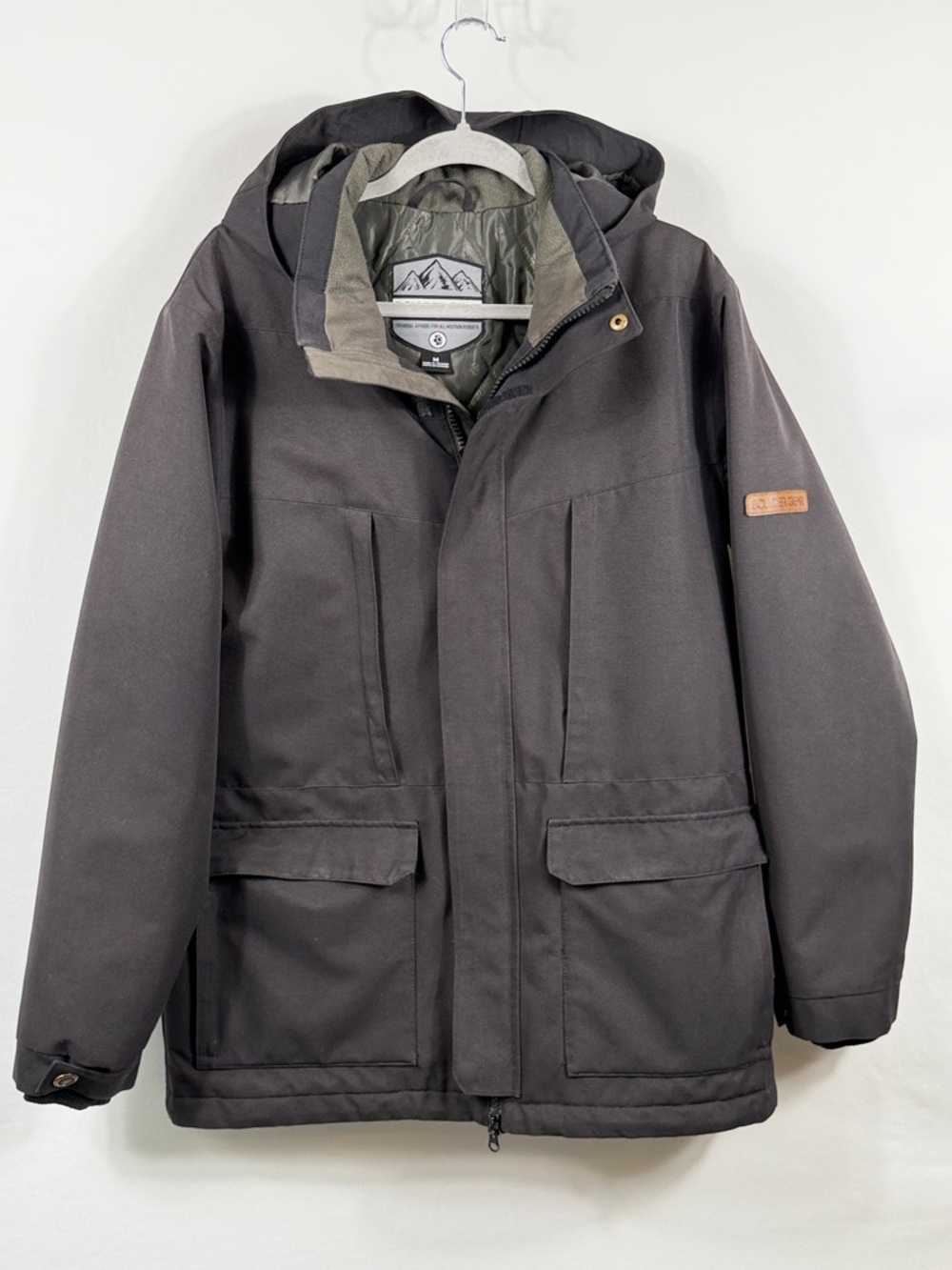 Boulder Gear Insulated Men's Black Hooded Ski & Snowboard Jacket. Size‎ M